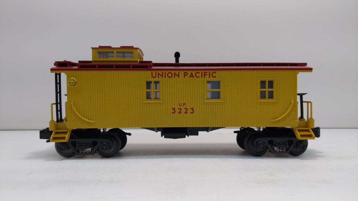 MTH 33-7803 O Gauge Union Pacific Woodsided Illuminated Caboose #3223 LN/Box
