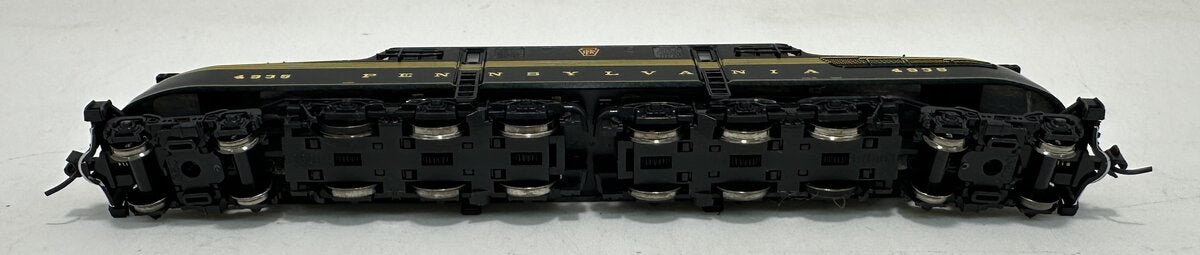 Kato 137-2001 N Scale Pennsylvania Railroad GG-1 Electric Locomotive #4935
