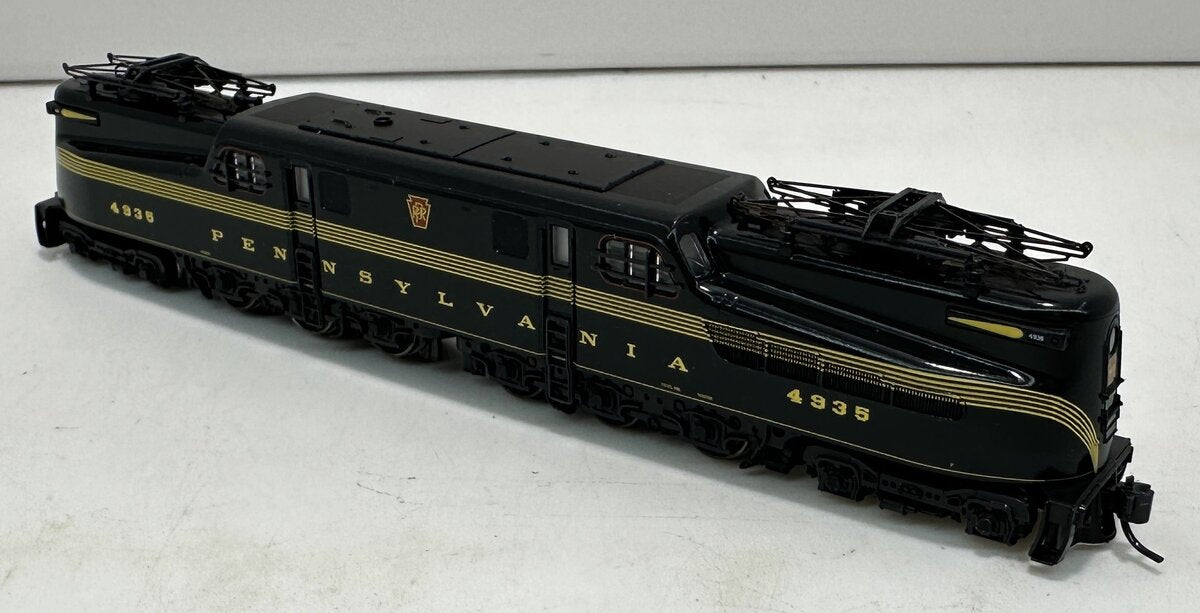 Kato 137-2001 N Scale Pennsylvania Railroad GG-1 Electric Locomotive #4935