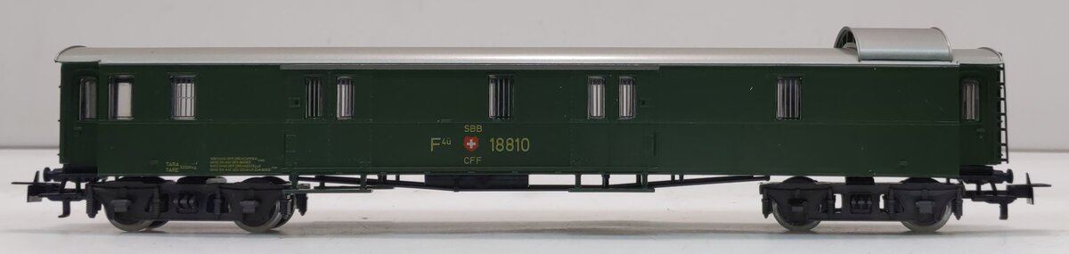 Marklin 4146 HO SBB F40 CFF Express Train Luggage Car Road #: 18810
