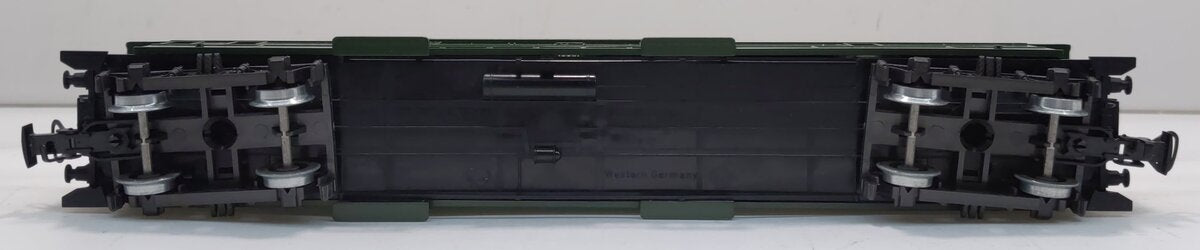 Marklin 4146 HO SBB F40 CFF Express Train Luggage Car Road #: 18810