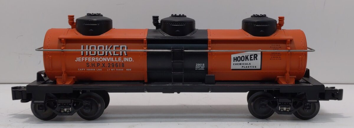 Lionel 6-29618 O Hooker Chemicals 3-Dome Tank Car LN/Box