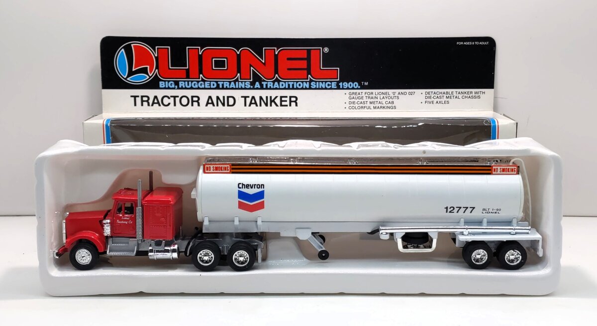 Lionel 6-12777 O Gauge Chevron Tractor and Tanker
