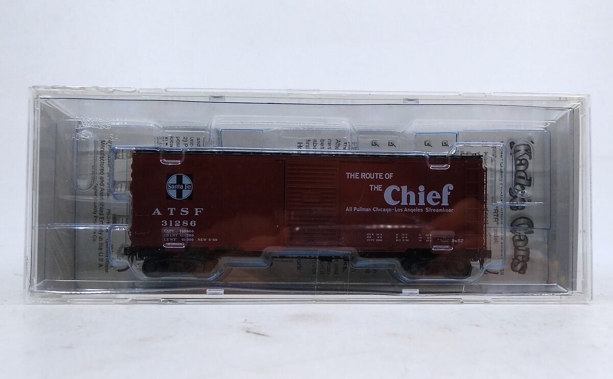 Kadee 4088 HO Santa Fe 40' PS-1 Boxcar with 6' Youngstown Door Assembled #31286