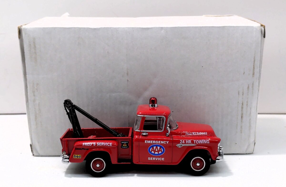 Matchbox YRS01-M 1:43 Scale Diecast 1955 Chevy AAA Towing & Service Truck