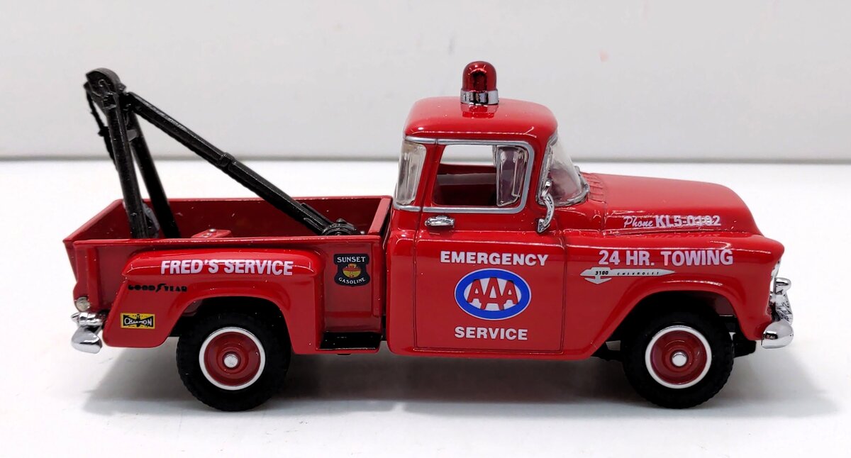 Matchbox YRS01-M 1:43 Scale Diecast 1955 Chevy AAA Towing & Service Truck