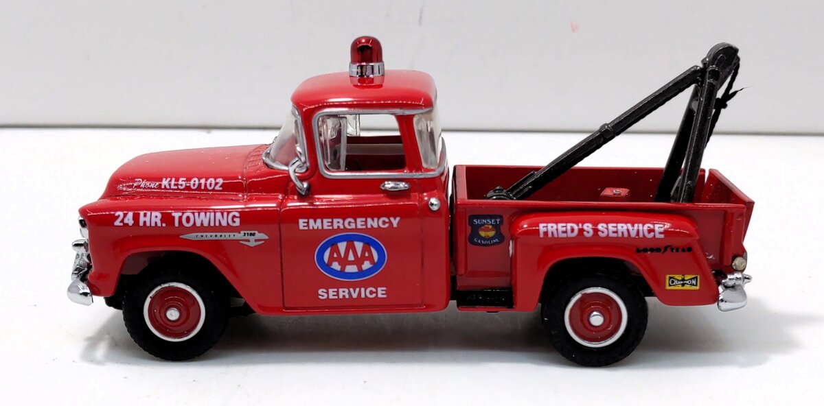 Matchbox YRS01-M 1:43 Scale Diecast 1955 Chevy AAA Towing & Service Truck