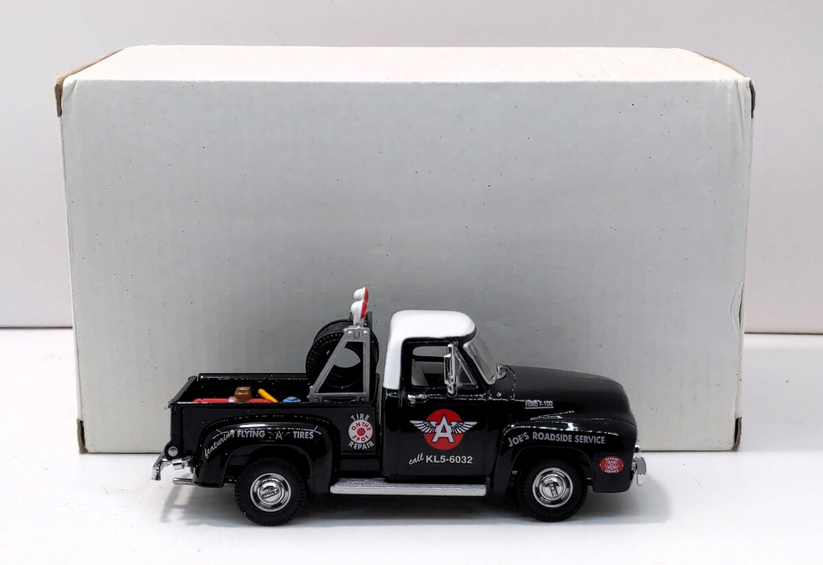 Matchbox YRS02-M 1:43 Scale Diecast 1953 Ford F-100 Flying 