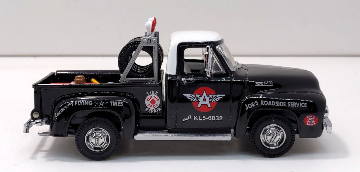 Matchbox YRS02-M 1:43 Scale Diecast 1953 Ford F-100 Flying "A" Tire Service