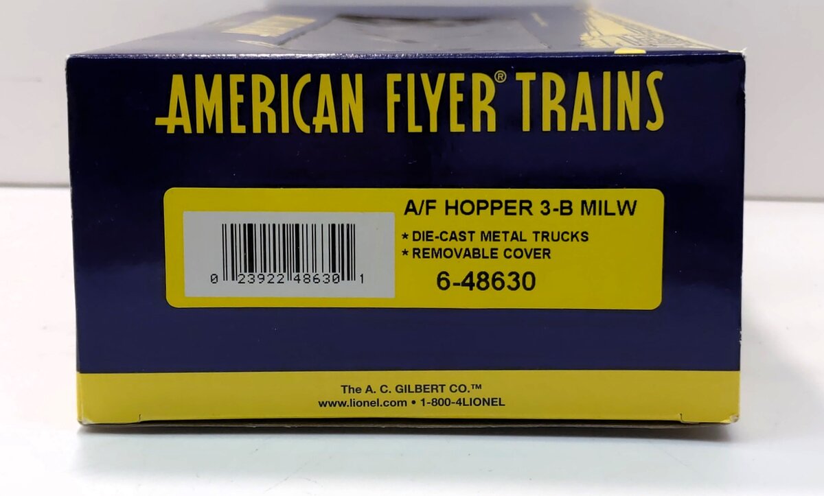 American Flyer 6-48630 S Gauge Milwaukee Road 3-Bay Covered Hopper
