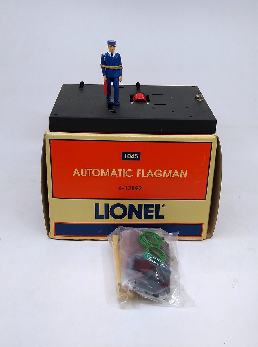 Lionel 6-12892 O Gauge Automatic Flagman NIB