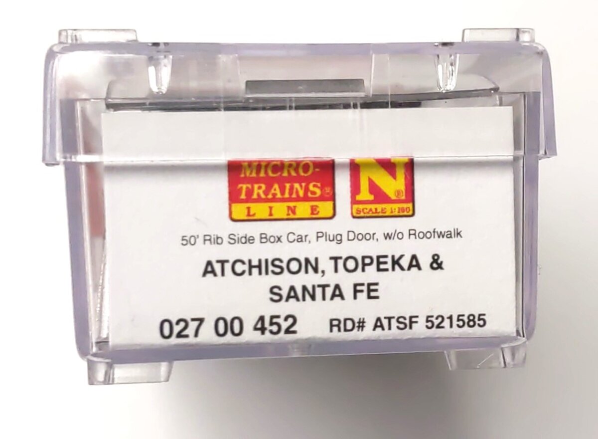 Micro-Trains 02700452 N ATSF 50' Plug Door Rib Side Boxcar #521585 LN/Box