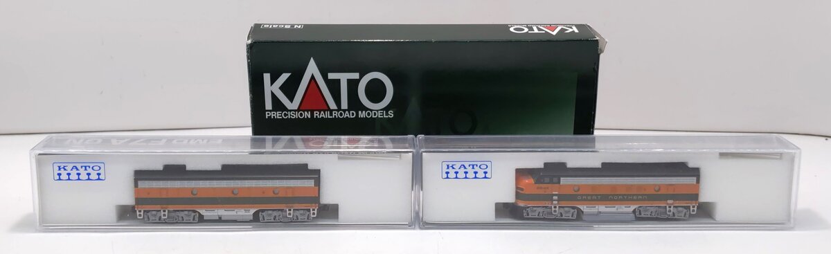 Kato 106-0416 N Scale Great Northern F-7 A/B Diesel Locomotive Set LN/Box