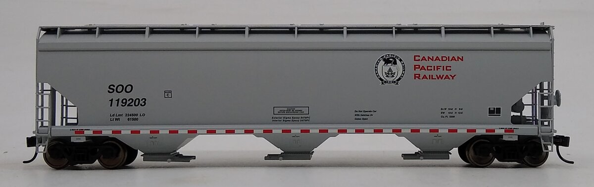 Walthers 910-7612 HO Canadian Pacific (SOO) 60' NSC 3-Bay Covered Hopper #119203