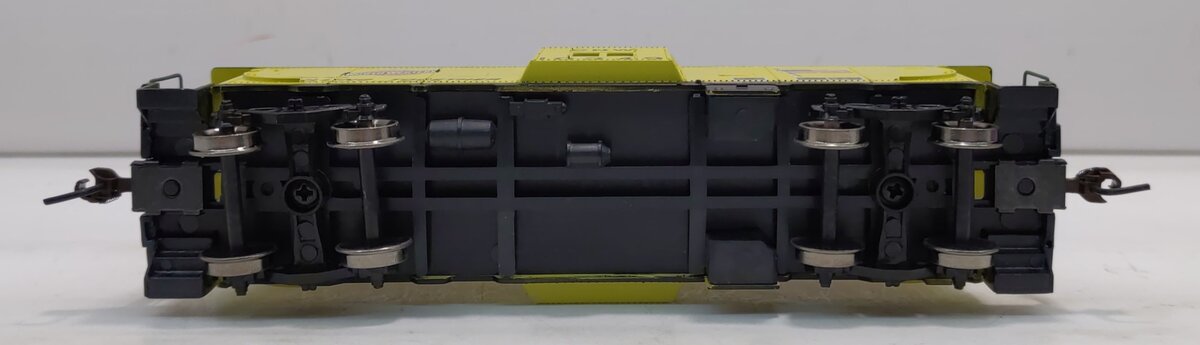 Athearn 74718 HO Chicago & Northwestern RTR Bay Window Caboose #10349