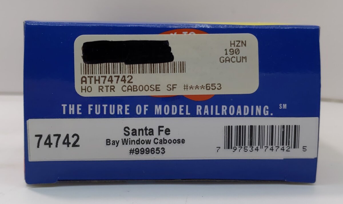 Athearn 74742 HO Santa Fe RTR Bay Window Caboose #999653