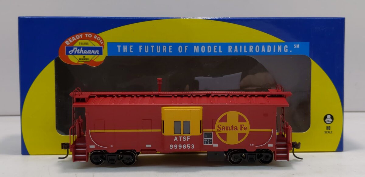 Athearn 74742 HO Santa Fe RTR Bay Window Caboose #999653