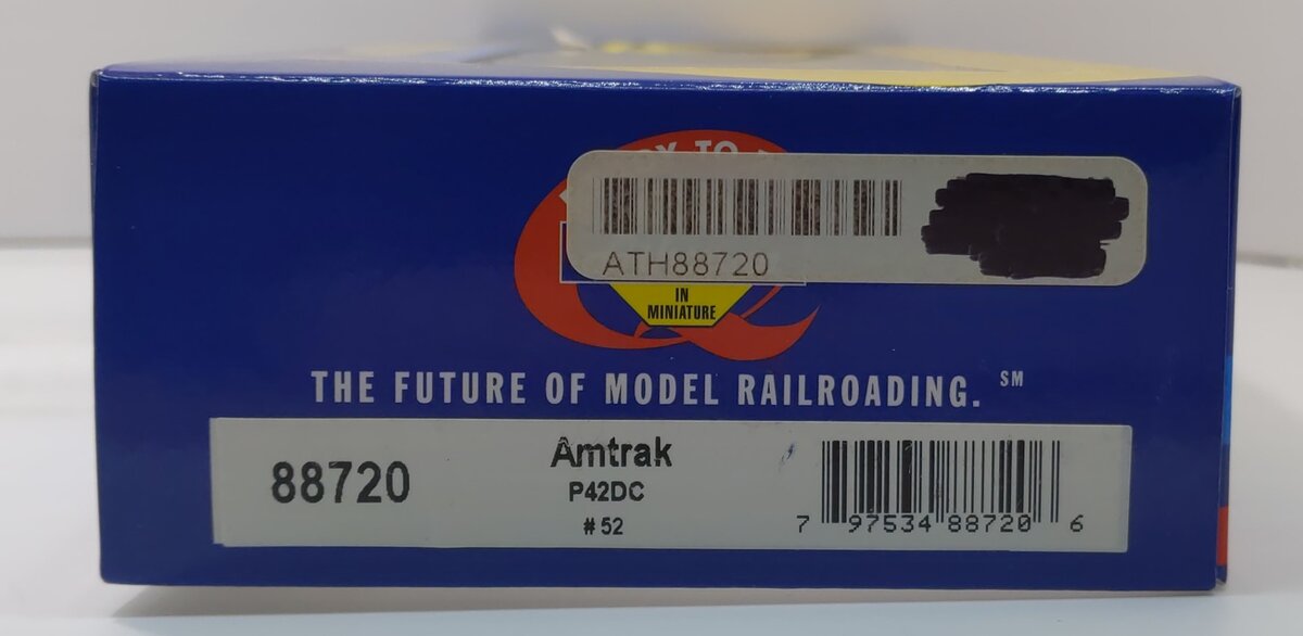 Athearn 88720 HO Amtrak/Intercity RTR AMD103/P42 Diesel Locomotive #52