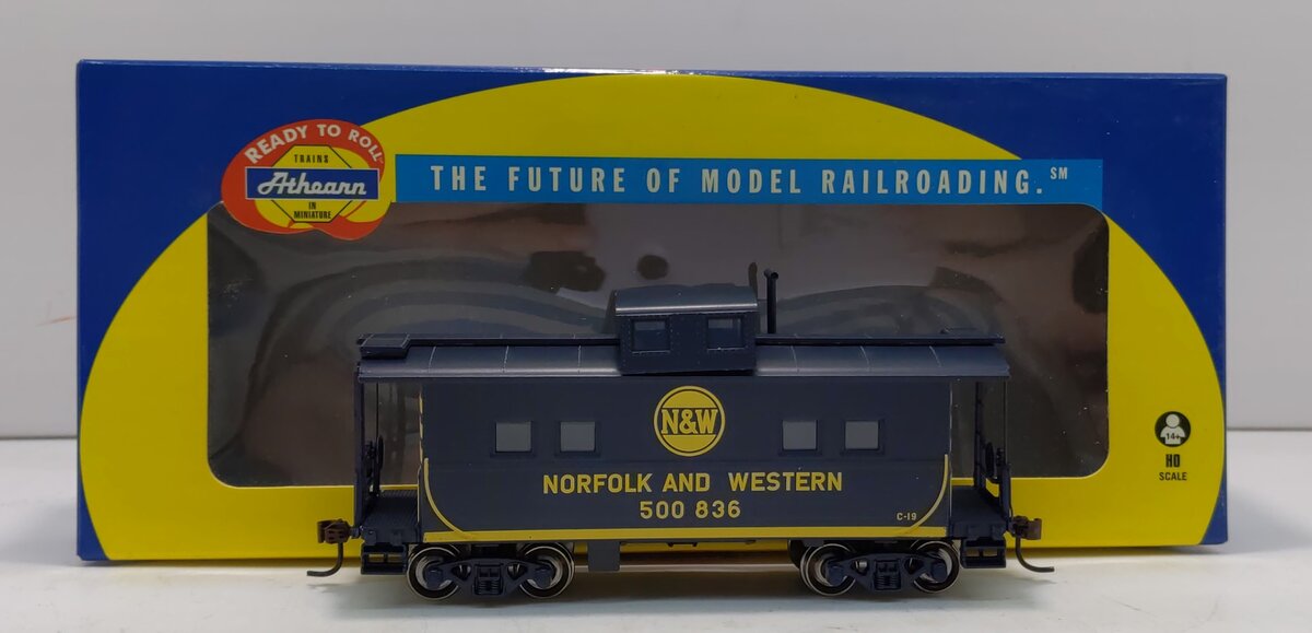 Athearn 74328 N&W/Blue Eastern 4 Window Caboose #500836