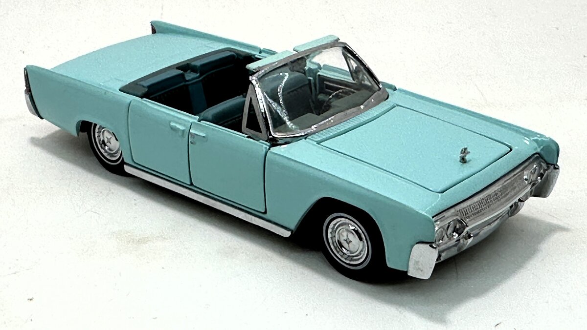 Franklin Mint B14PW05 1:43 Scale Diecast 1961 Lincoln Continental Convertible NEW