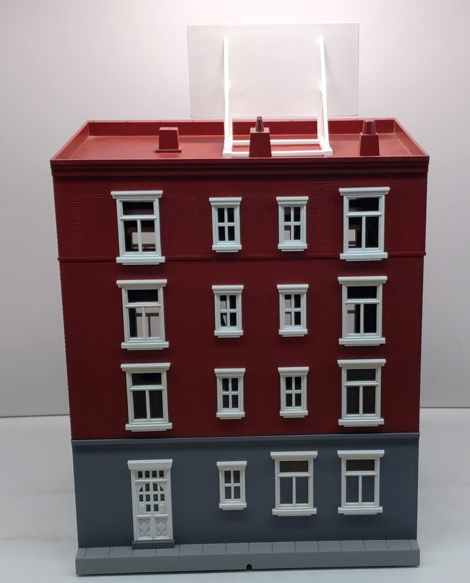 MTH 30-9013 Four Story Office Supply Building 