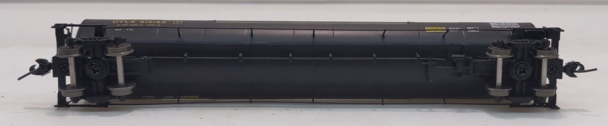 Athearn 16539 N 33,900-Gallon LPG Tank/Flat Panel, UTLX #910169