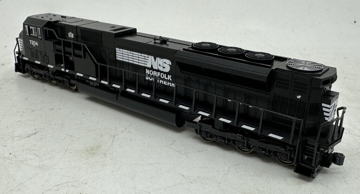 Kato 176-5507 N Scale Norfolk Southern SD-80 Diesel Locomotive #7204