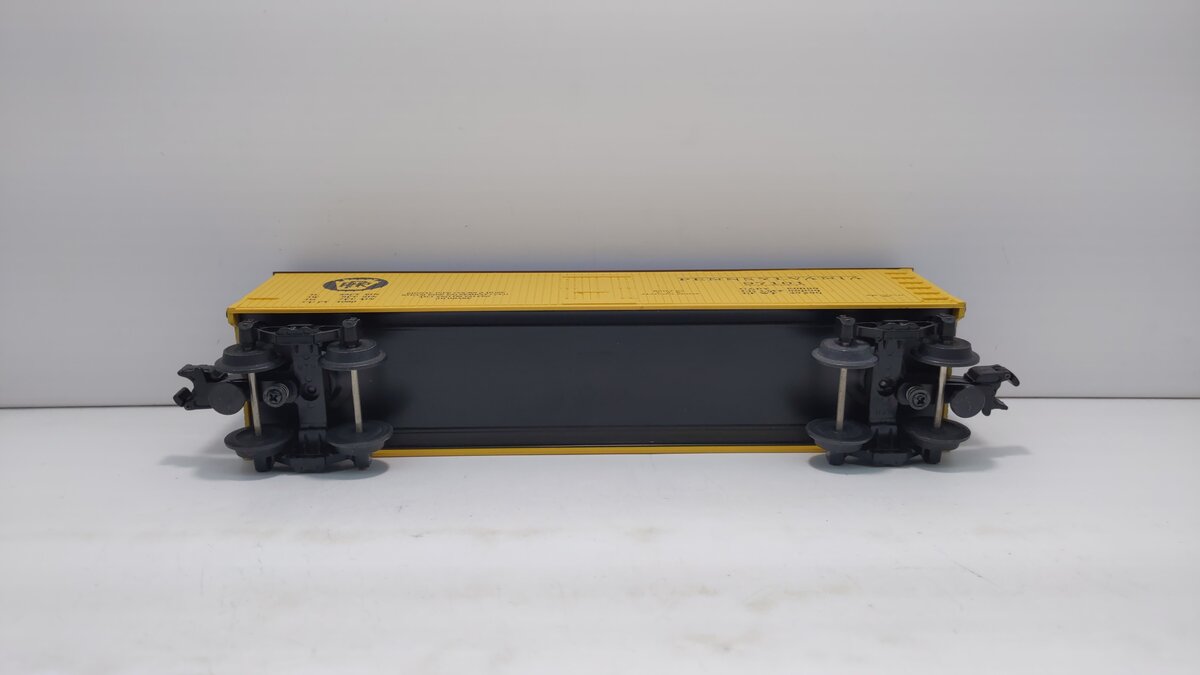 MTH 30-7809 O Pennsylvania Yellow & Brown Semi-Scale Reefer Car #97101 LN/Box