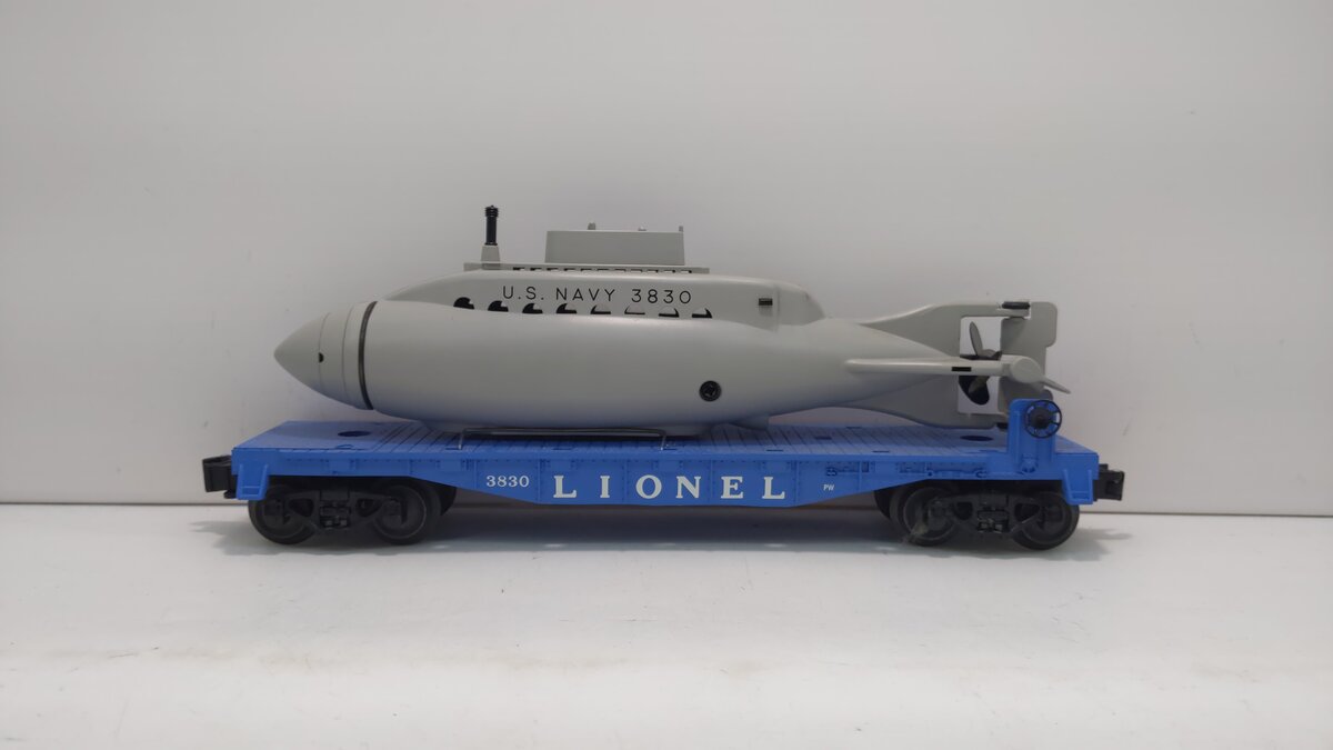 Lionel 6-26020 O Gauge PWC Flatcar with Operating Submarine #3830 LN/Box