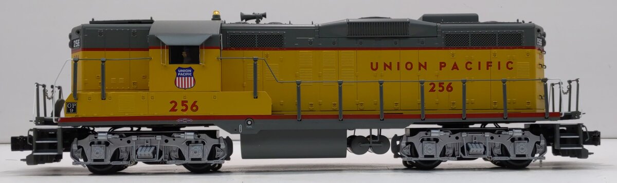 Lionel 6-34681 O Union Pacific Legacy Scale GP9 Diesel Locomotive #256