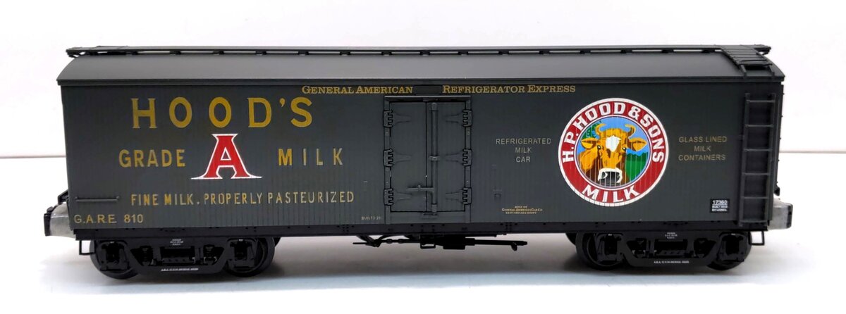 Lionel 6-17360 O Gauge Hood's Milk Car #810 NIB