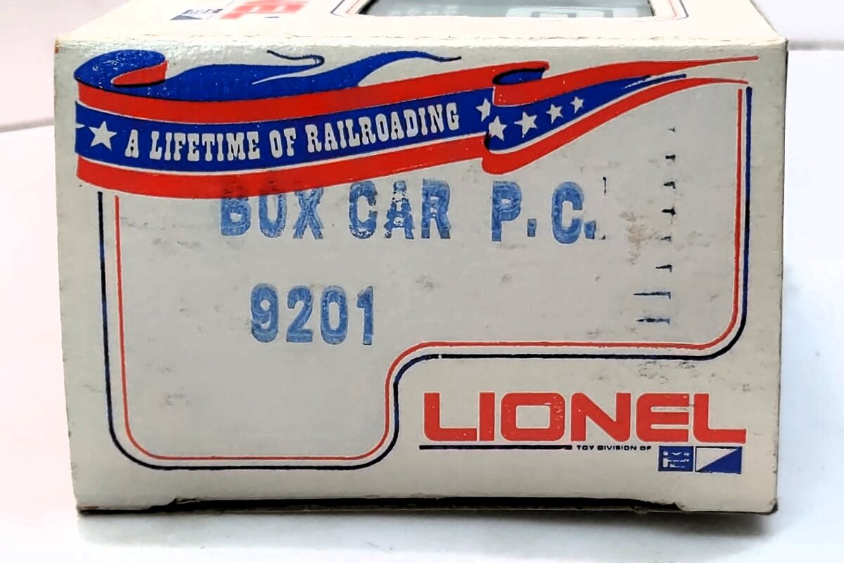 Lionel 6-9211 O Gauge Penn Central Boxcar LN/Box