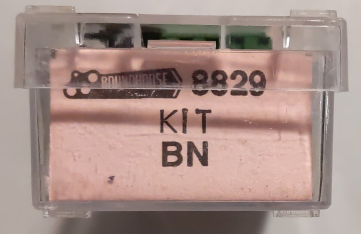 Roundhouse 8829 N Scale Burlington Northern Assembled Boxcar # 732486