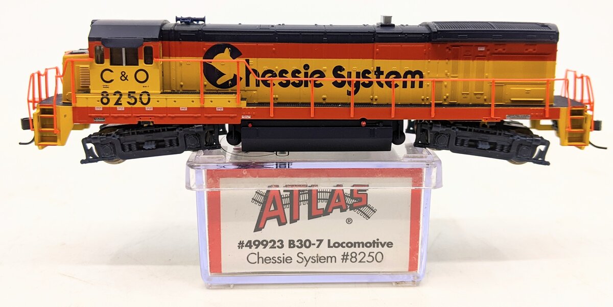 Atlas 49923 N Scale C&O Chessie System B30-7 Diesel Locomotive #8250