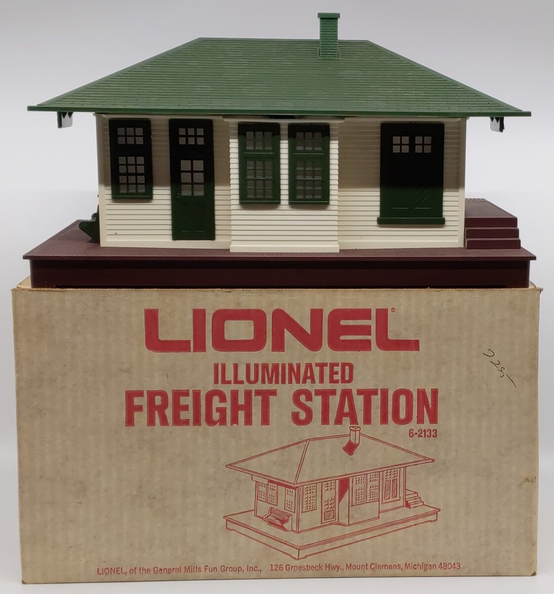 Lionel 6-2133 Illuminated Freight Station EX/Box