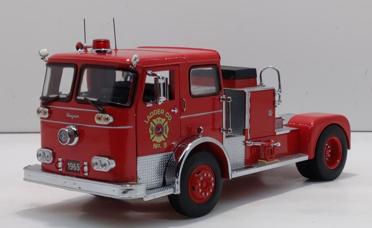 FRANKLIN MINT 1/32 SCALE DIECAST 1965 SEAGRAVE AERIAL LADDER FIRE ENGINE L41 LN