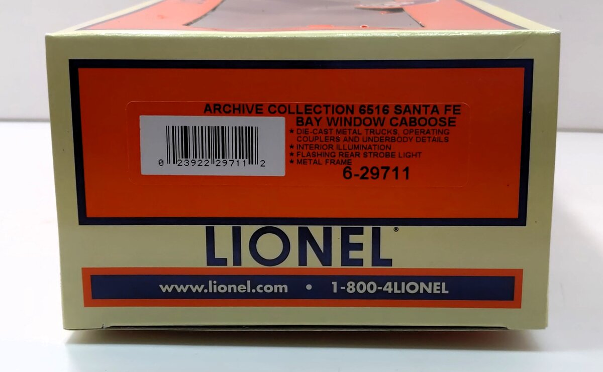 Lionel 6-29711 O Gauge Santa Fe Bay Window Lighted Caboose