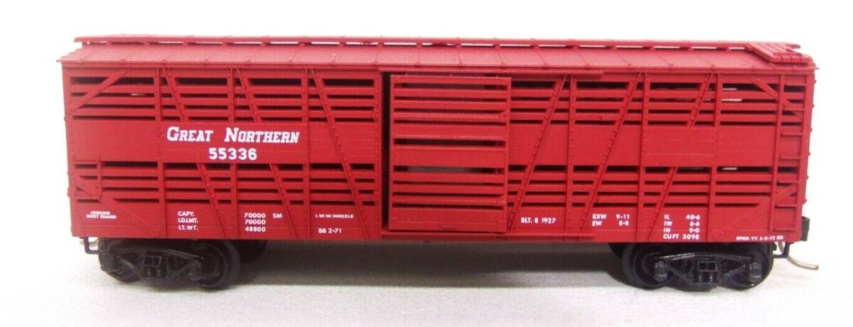 Micro-Trains 03500020 N Great Northern 40' Despatch Stock Car