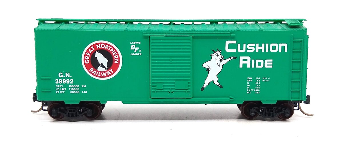 Micro-Trains 02000680 N Great Northern 40' Standard Single Door Boxcar #39992