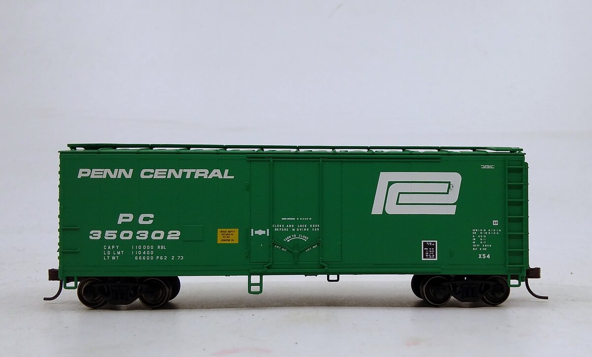 Atlas 20002745 HO Penn Central Trainman 40' Plug Door Box #350302