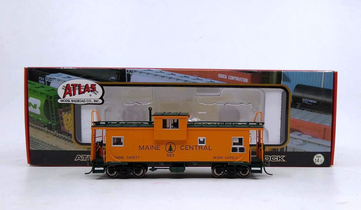 Atlas 20000562 HO Scale MEC Extended Vision Caboose #653