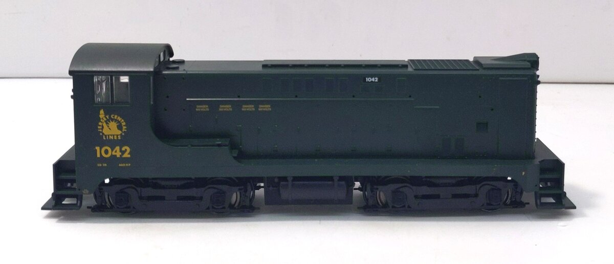 Stewart 4635 HO Central of New Jersey Baldwin VO-660 Diesel Locomotive #1042