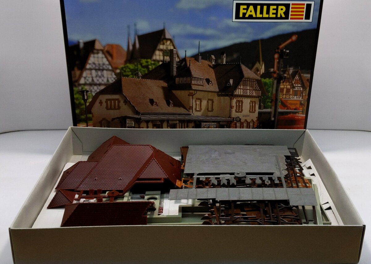 Faller 1518 HO Scale Kit "Lenzkirch Station" EX/Box