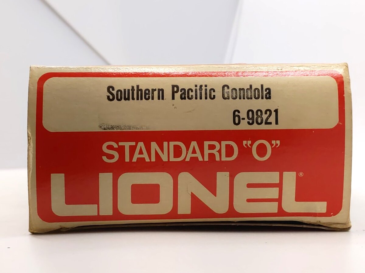 Lionel 6-9821 O Gauge Southern Pacific Gondola w/ Load LN/Box