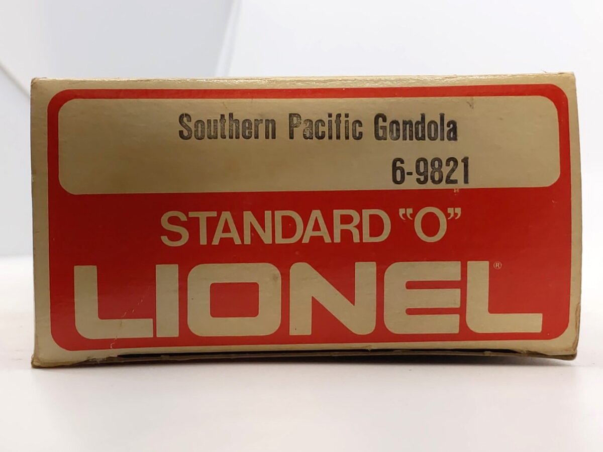 Lionel 6-9821 O Gauge Southern Pacific Gondola w/ Load LN/Box
