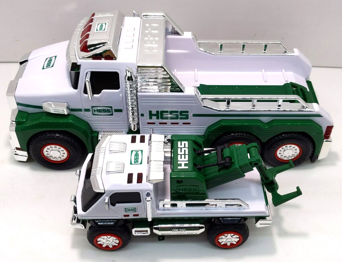 Hess 2019 Tow Truck Rescue Team