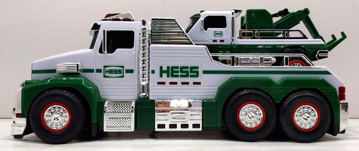 Hess 2019 Tow Truck Rescue Team