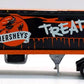 Matchbox 92172 1:64 Hershey Halloween Trick Or Treat Mack Tractor & Trailer LN/Box