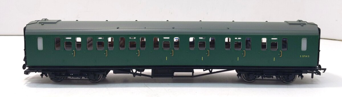 Hornby R4886 OO BR Bulleid Suburban Composite Passenger Coach #S5714S