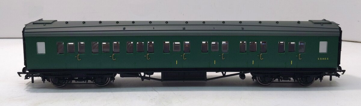 Hornby R4842 OO BR Maunsell Corridor Composite Passenger Coach #S5145S LN/Box